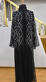 Pullu Siyah Abaya